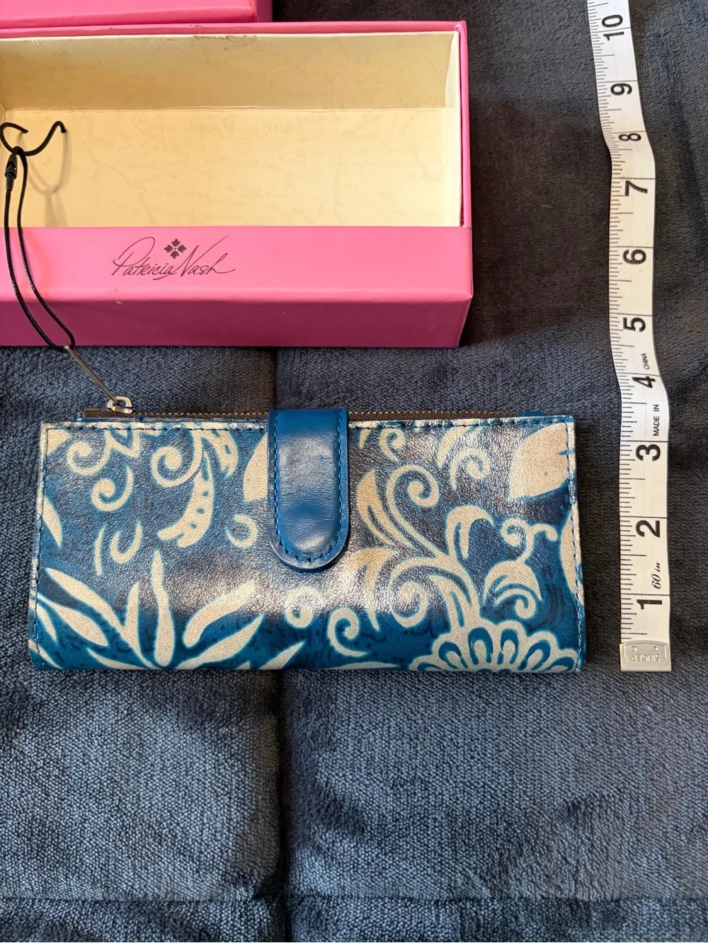 New Patricia Nash Nazari Blue Greek Floral Leather Wallet - in Box - Gift